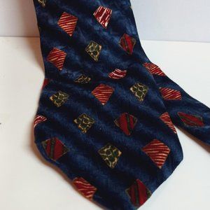 Roundtree & Yorke Mens tie, Silk, Hand sewn in the USA . american Made